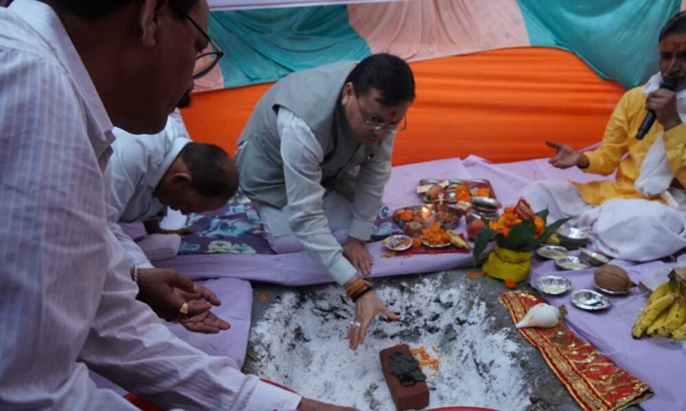 मुख्यमंत्री धामी ने अमोड़ी में ₹1.60 करोड़ की लागत से “वे साइड एमिनिटी” का किया शिलान्यास/भूमि पूजन