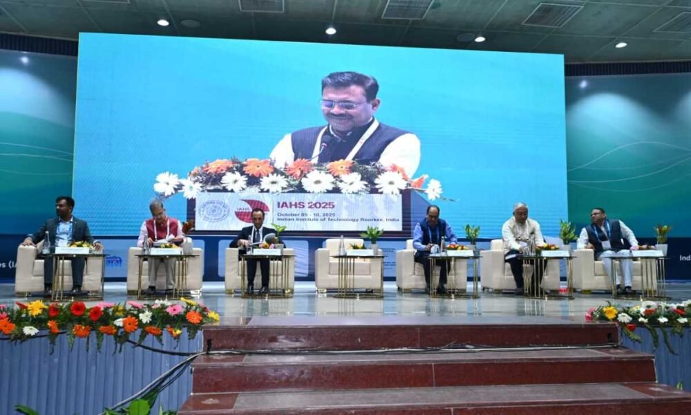 उत्तराखंड के मुख्य सचिव ने जलवायु लचीलापन व जल स्थिरता पर अंतर्राष्ट्रीय सम्मेलन का उद्घाटन किया