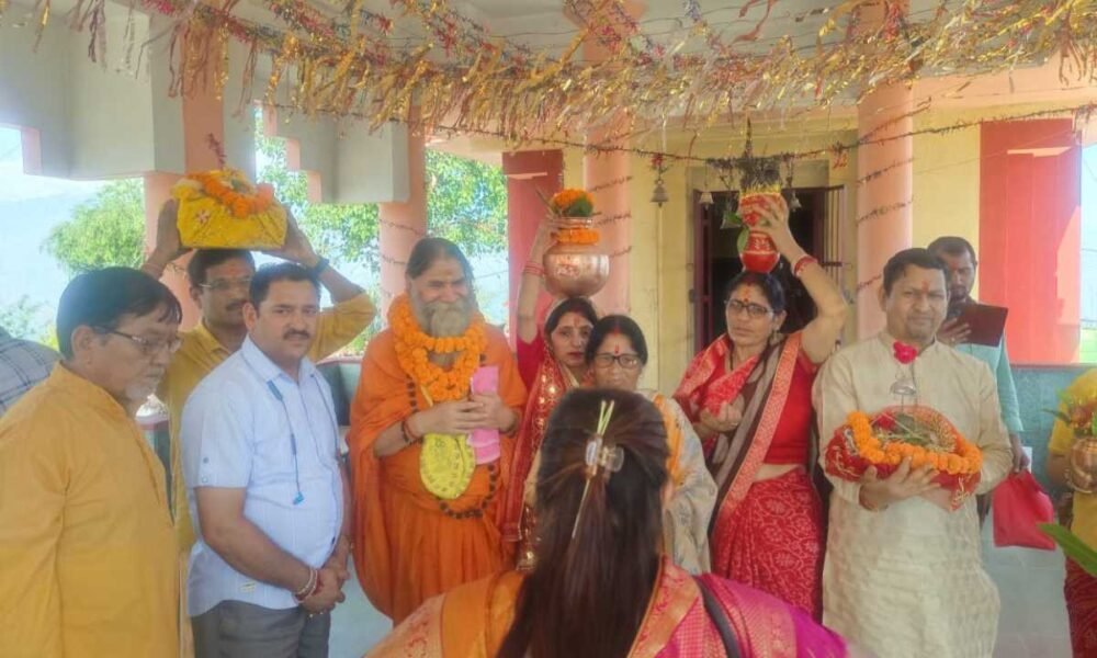 टिहरी में श्रीमद् देवी भागवत कथा का भव्य शुभारंभ